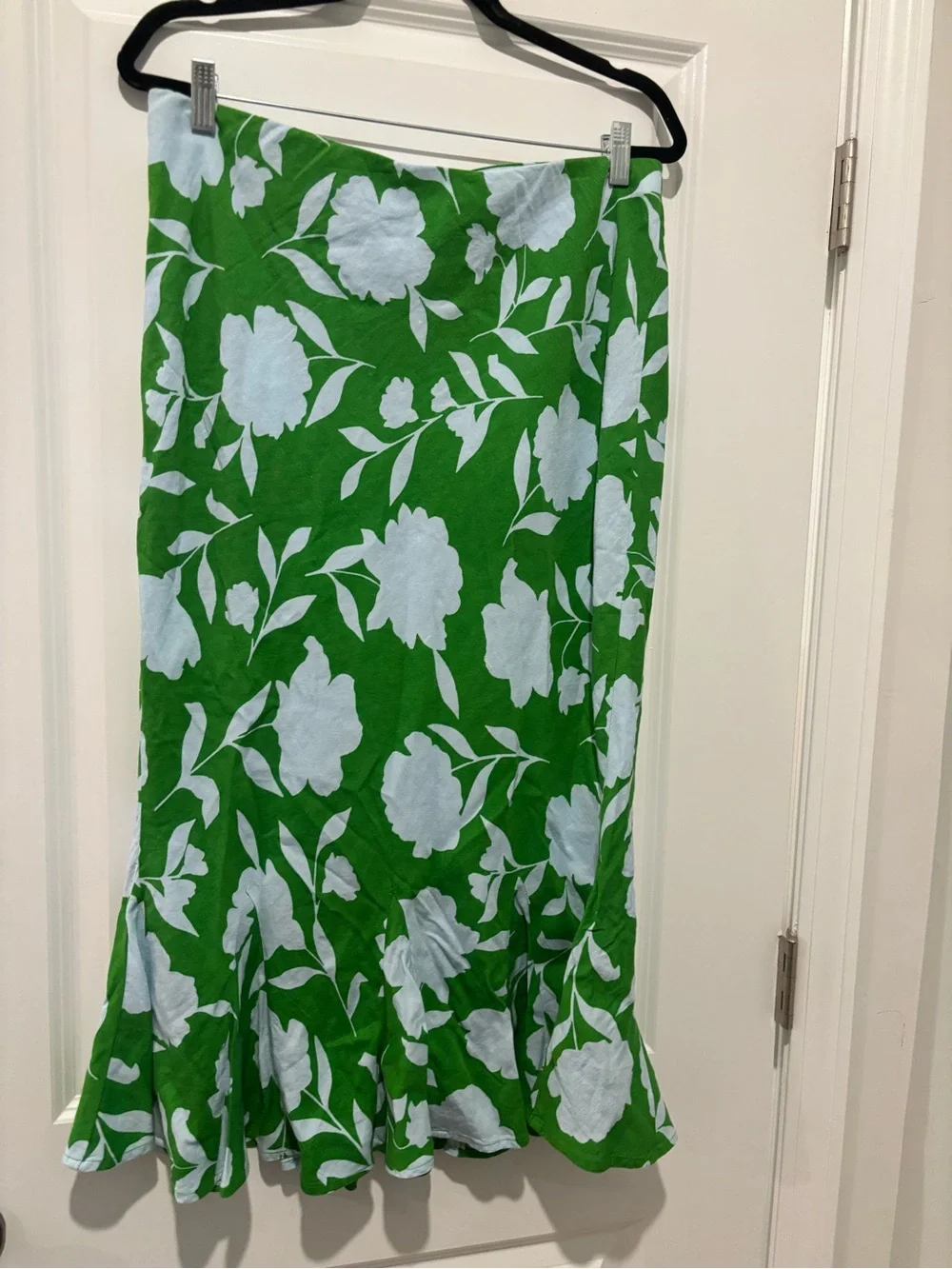 Kate spade Flowy skirt  Size large